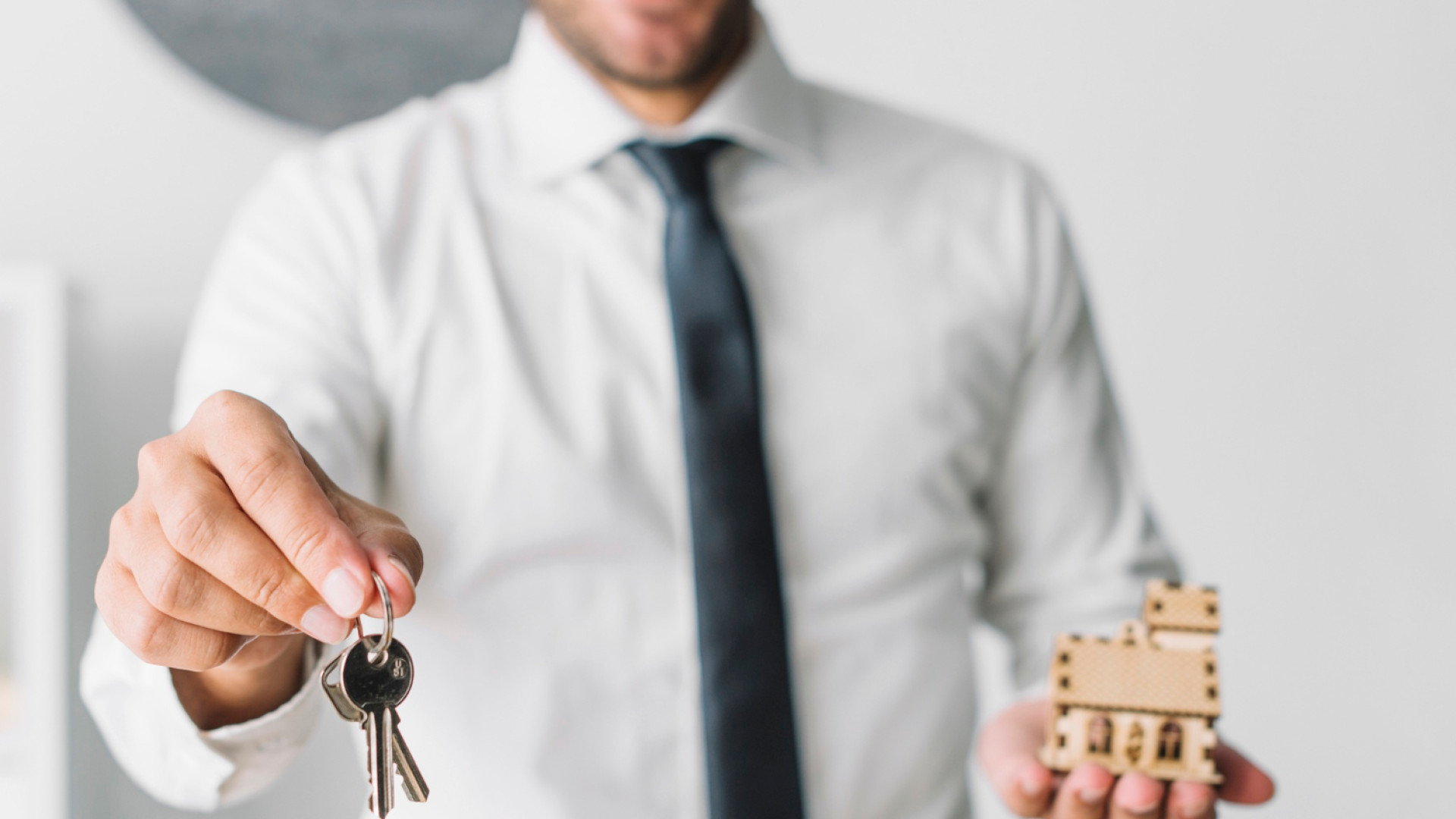 Investir à Biarritz : pourquoi se faire accompagner par une agence immobilière ?